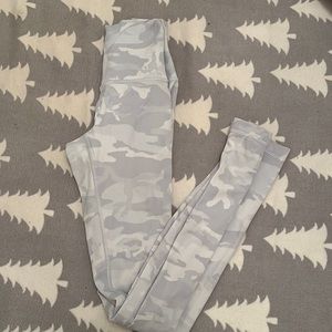 White camo Lulu tights